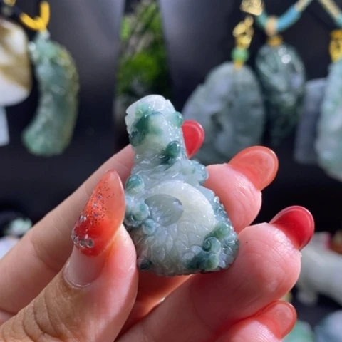 【闪购商品】颈饰未镶嵌翡翠鸡抓