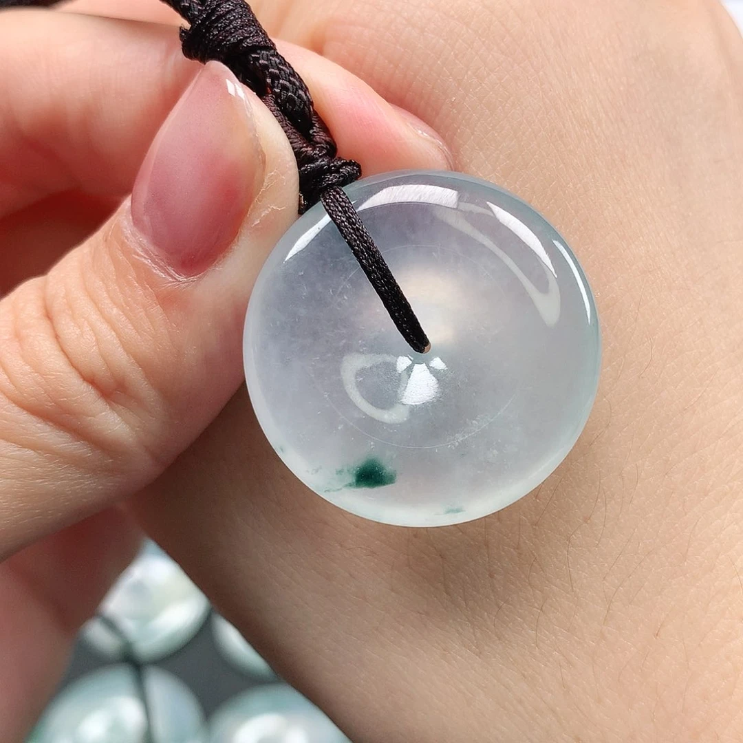 翡翠颈饰未镶嵌平安