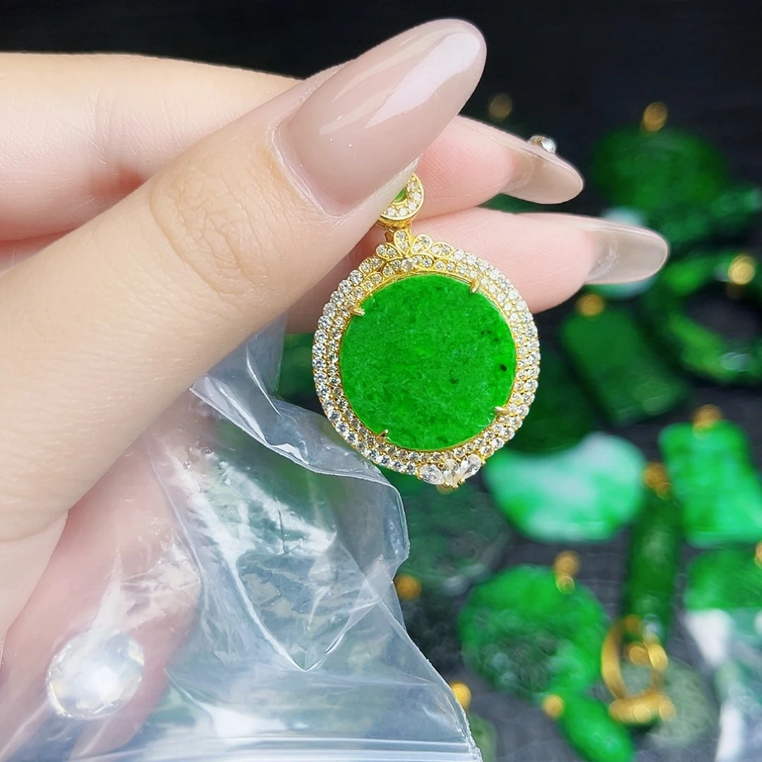 颈饰银S925镶嵌翡翠多样性