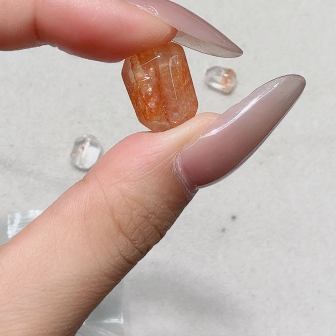 呵***子水晶未镶嵌手串拍下默认不退不换 无折扣