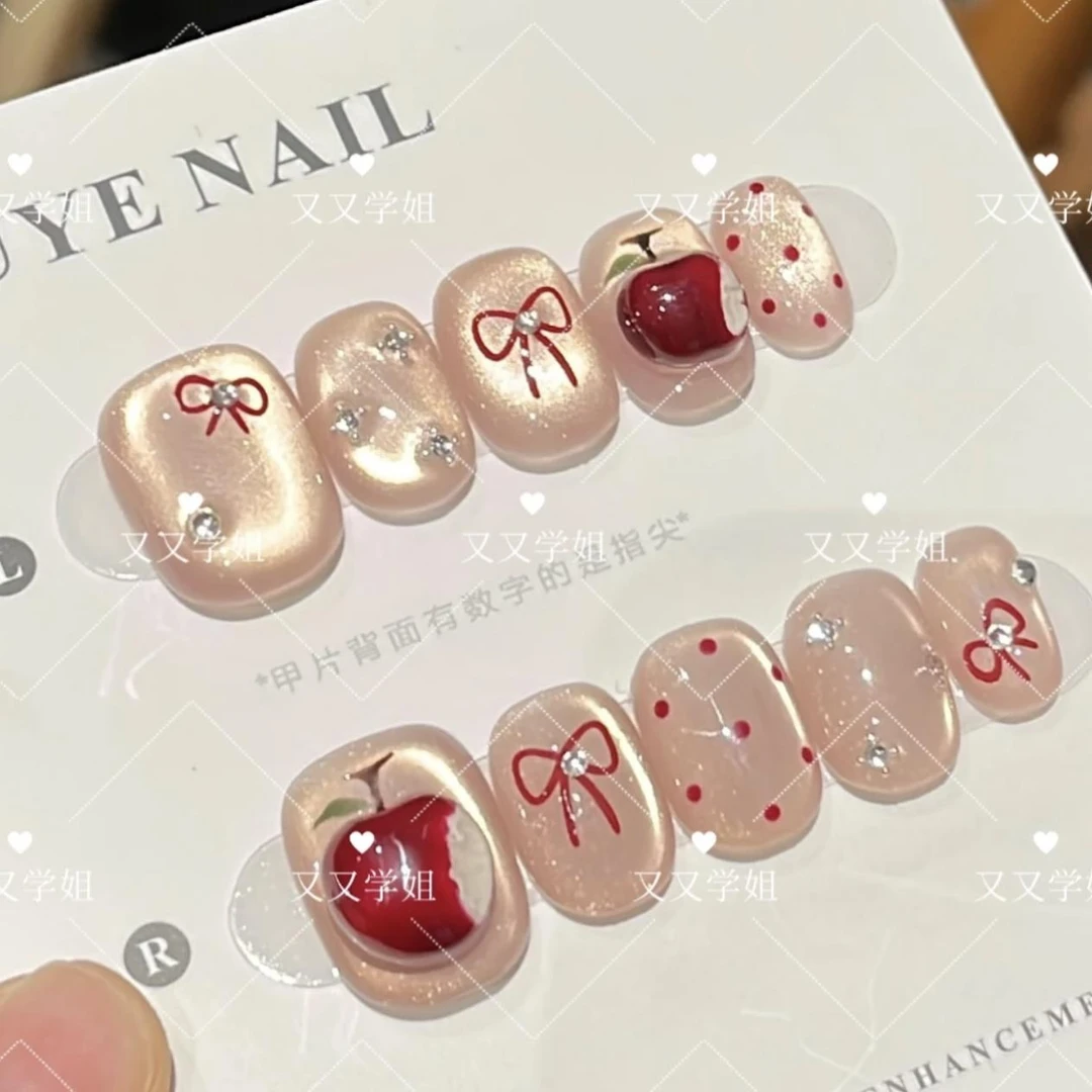 【平安果】纯手工耶诞穿戴甲红色猫眼立体苹果手绘捏捏可爱风美甲