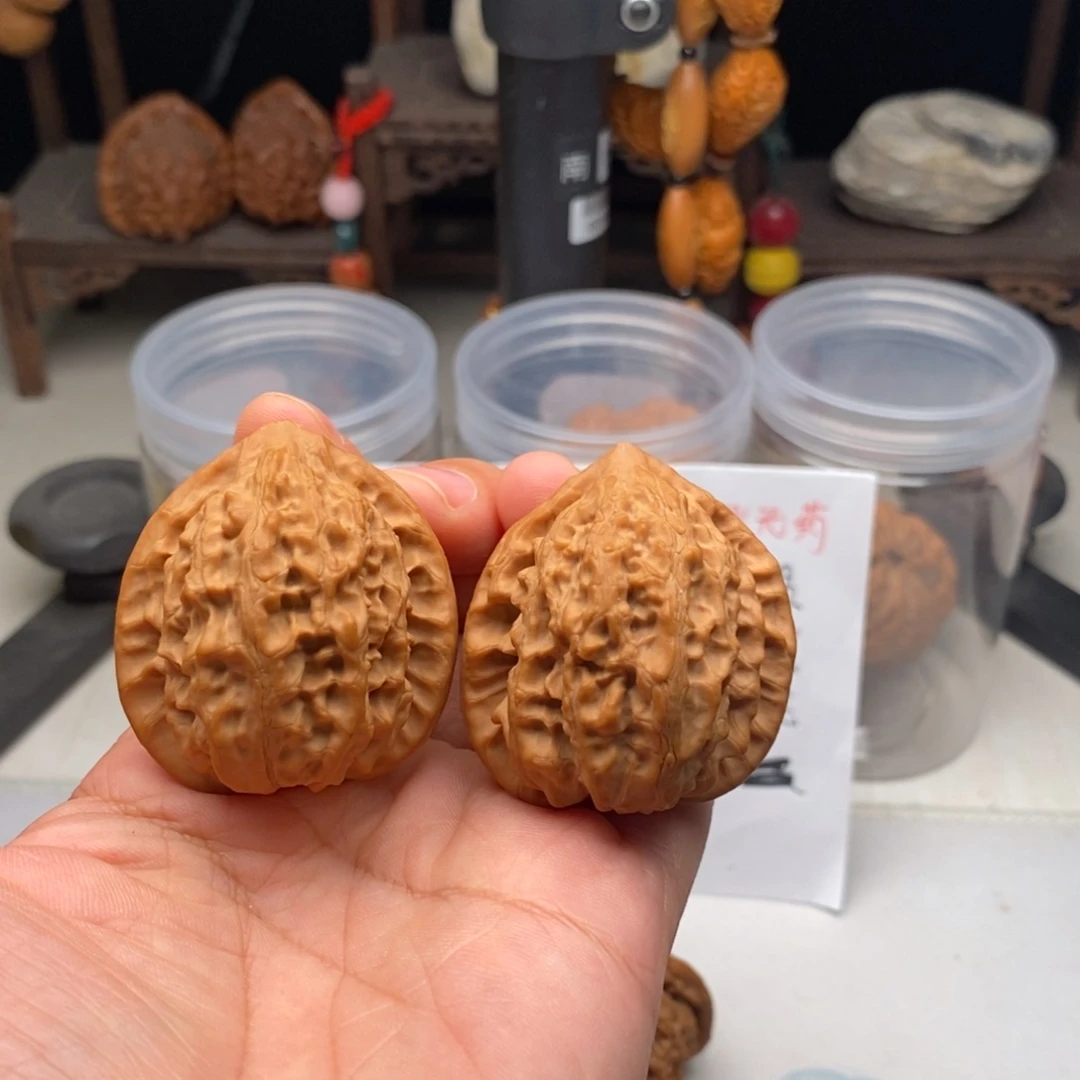 文玩核桃吊坠陌*、金牛
