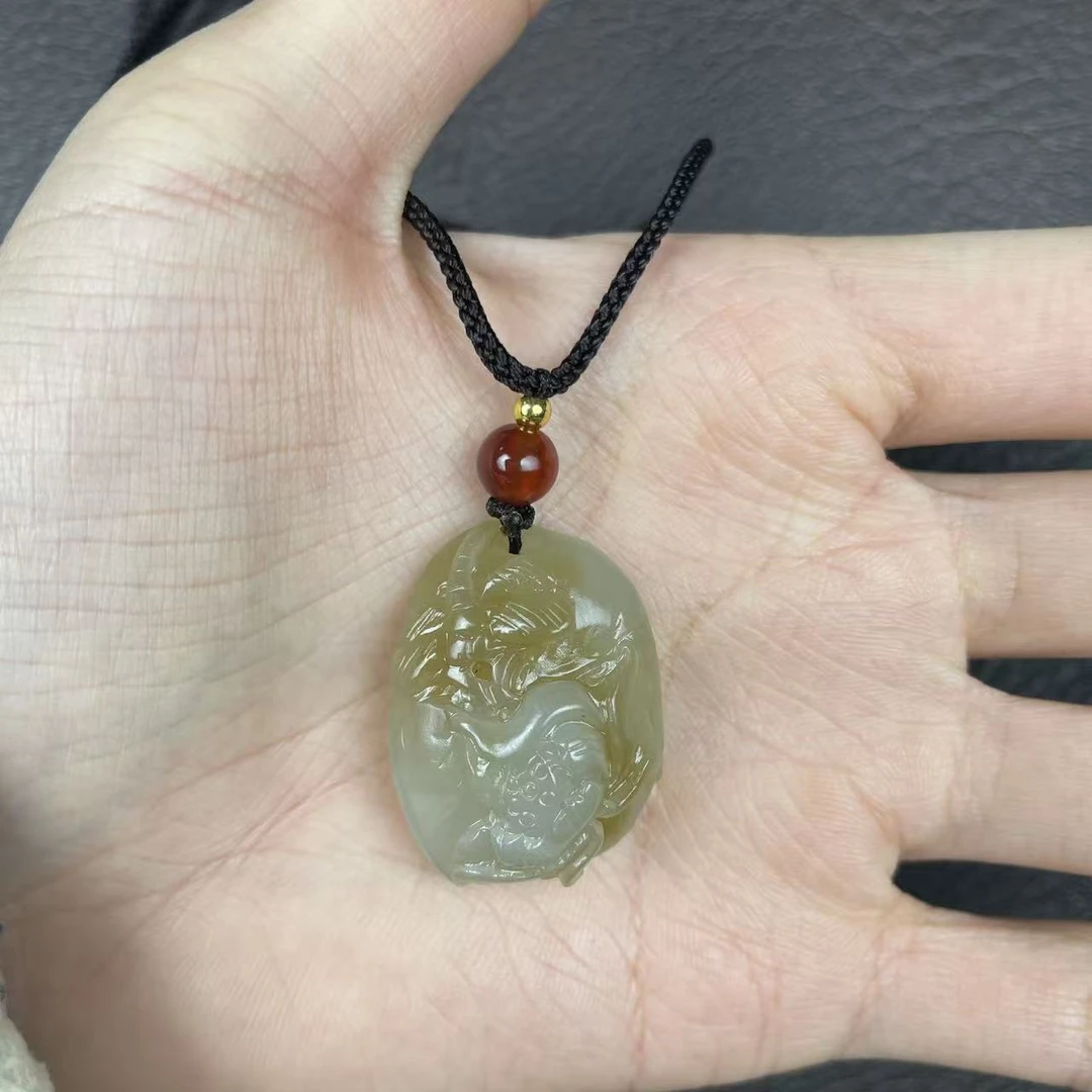 A2111和田玉雕件202510