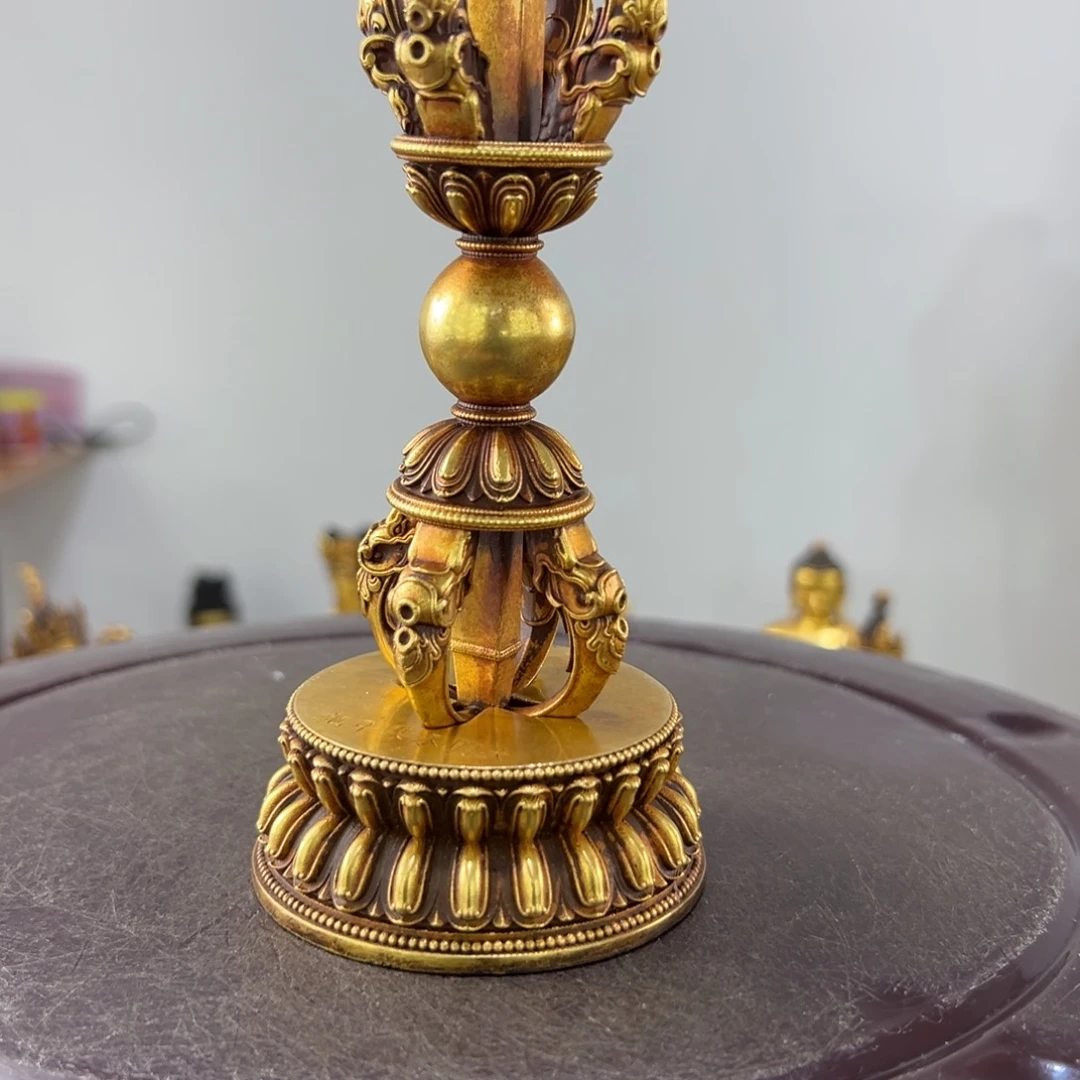 施*越佛像的造型和造型都很