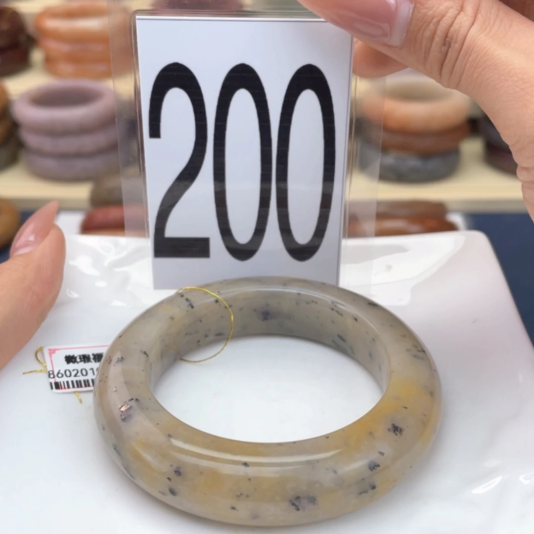 【闪购商品】石英质玉手镯未镶嵌