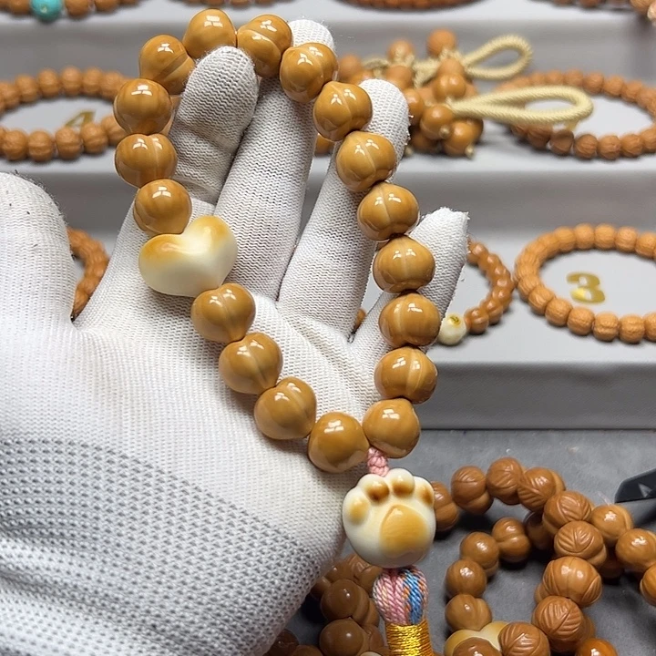 猴头核桃手串15➕泡芙屁桃