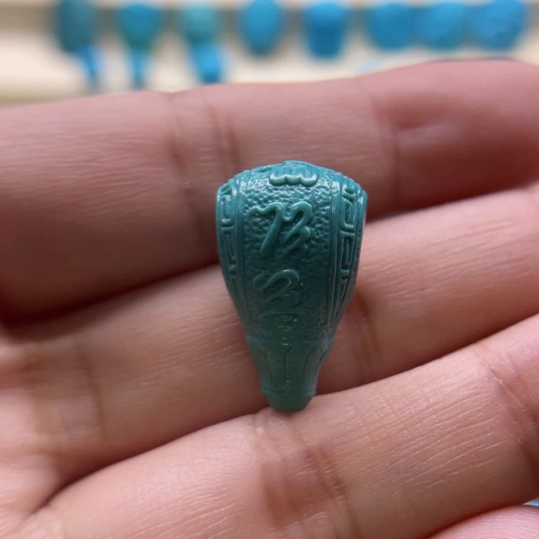 未镶嵌绿松石珠宝奇石