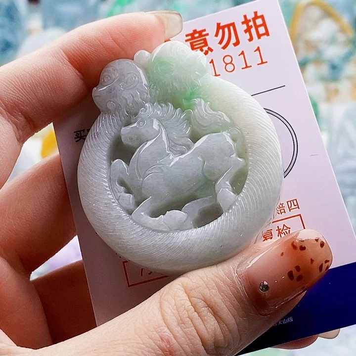 吊坠(不含链)未镶嵌翡翠