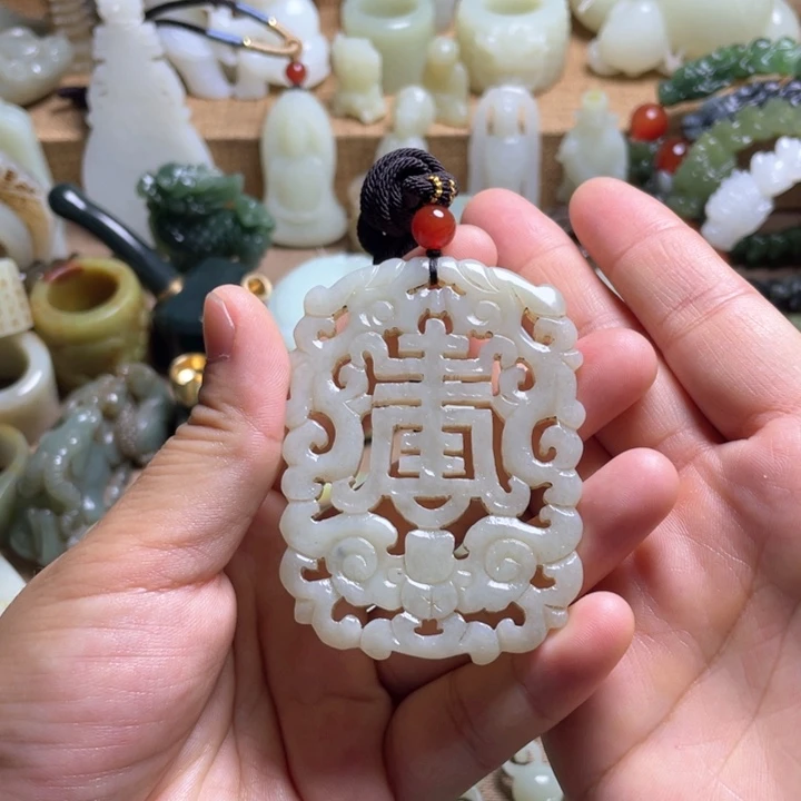 和田玉未镶嵌颈饰