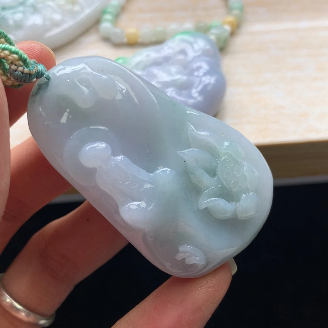 翡翠未镶嵌颈饰吊坠