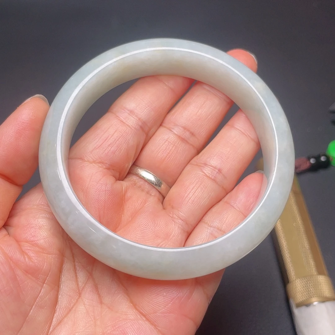 翡翠未镶嵌手镯64大圈囗