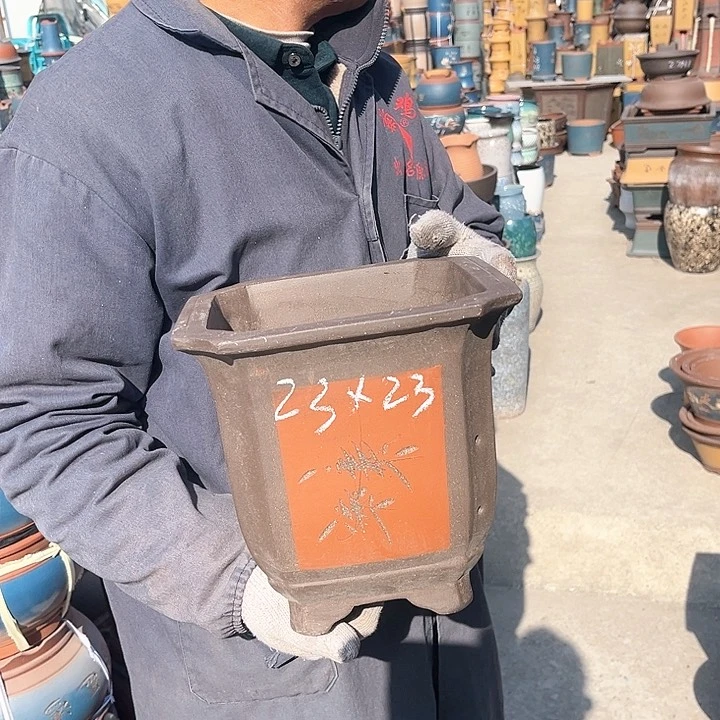 紫砂紫砂花盆和花盆之间