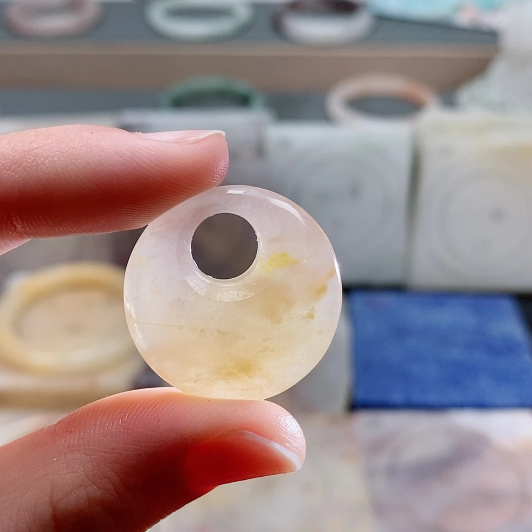 【闪购商品】石英质玉手镯未镶嵌