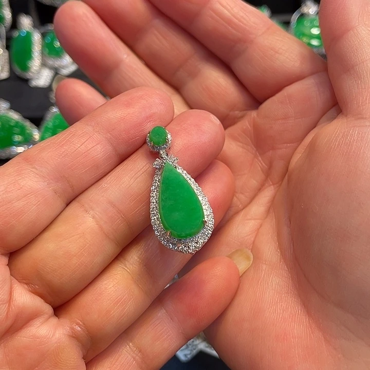 翡翠18K金镶嵌吊坠(不含链)天然缅甸翡翠A货