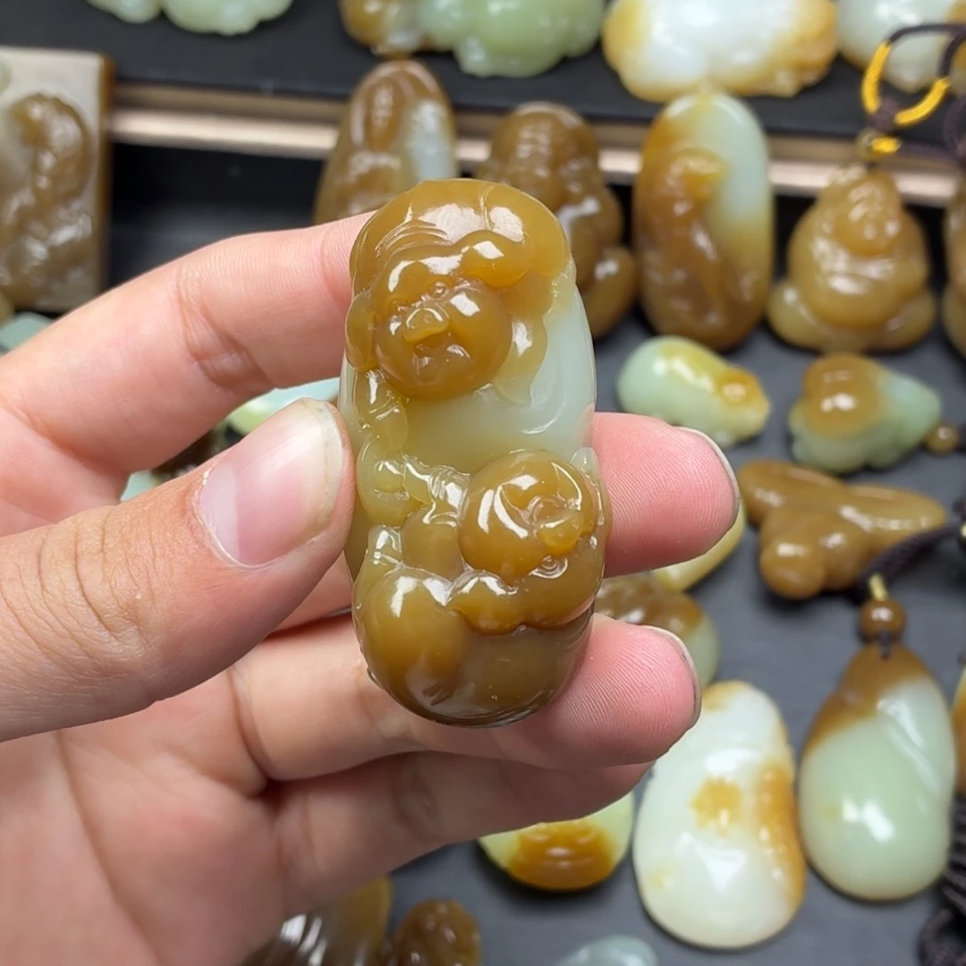 和田玉（糖玉）未镶嵌颈饰