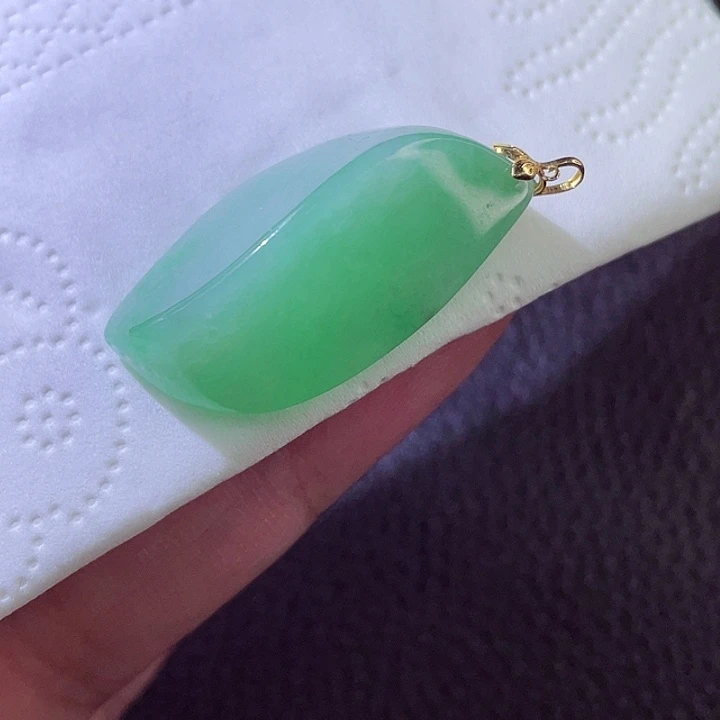 颈饰18K金镶嵌翡翠翡翠