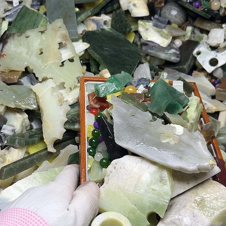 未镶嵌透闪石质玉珠宝奇石零***度