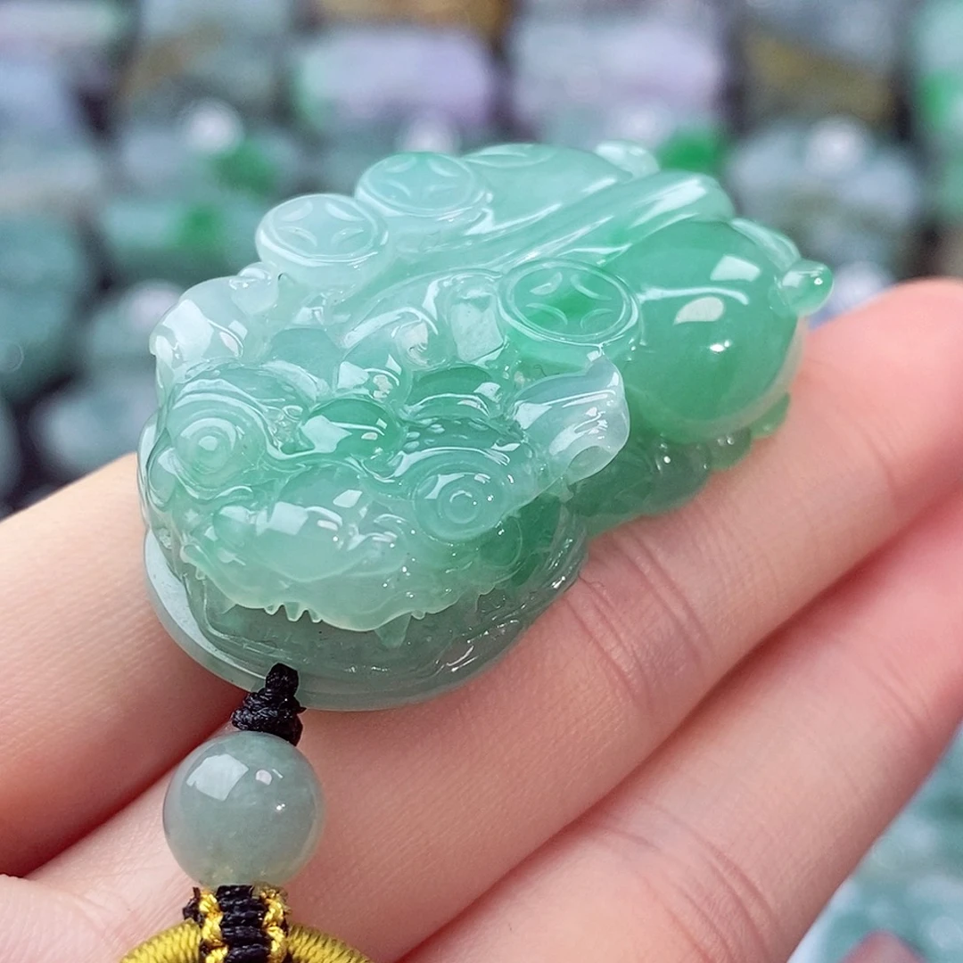 颈饰未镶嵌翡翠天然