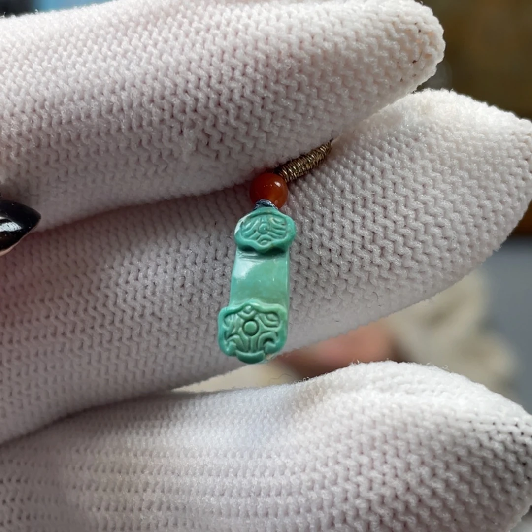 绿松石未镶嵌挂件