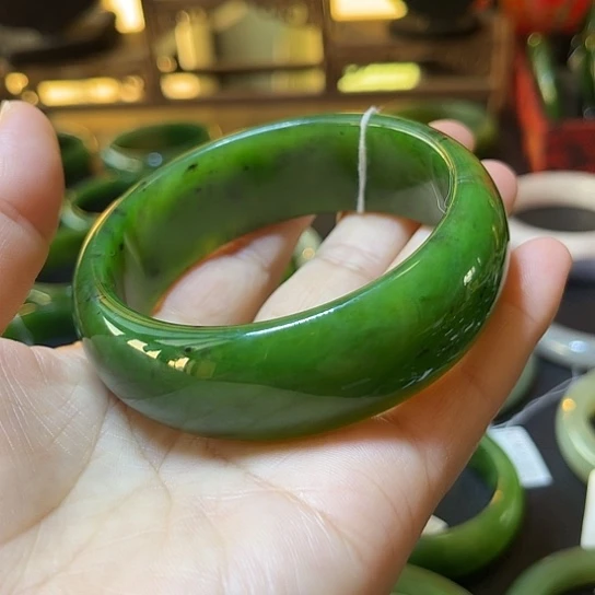 和田玉（碧玉）未镶嵌手镯