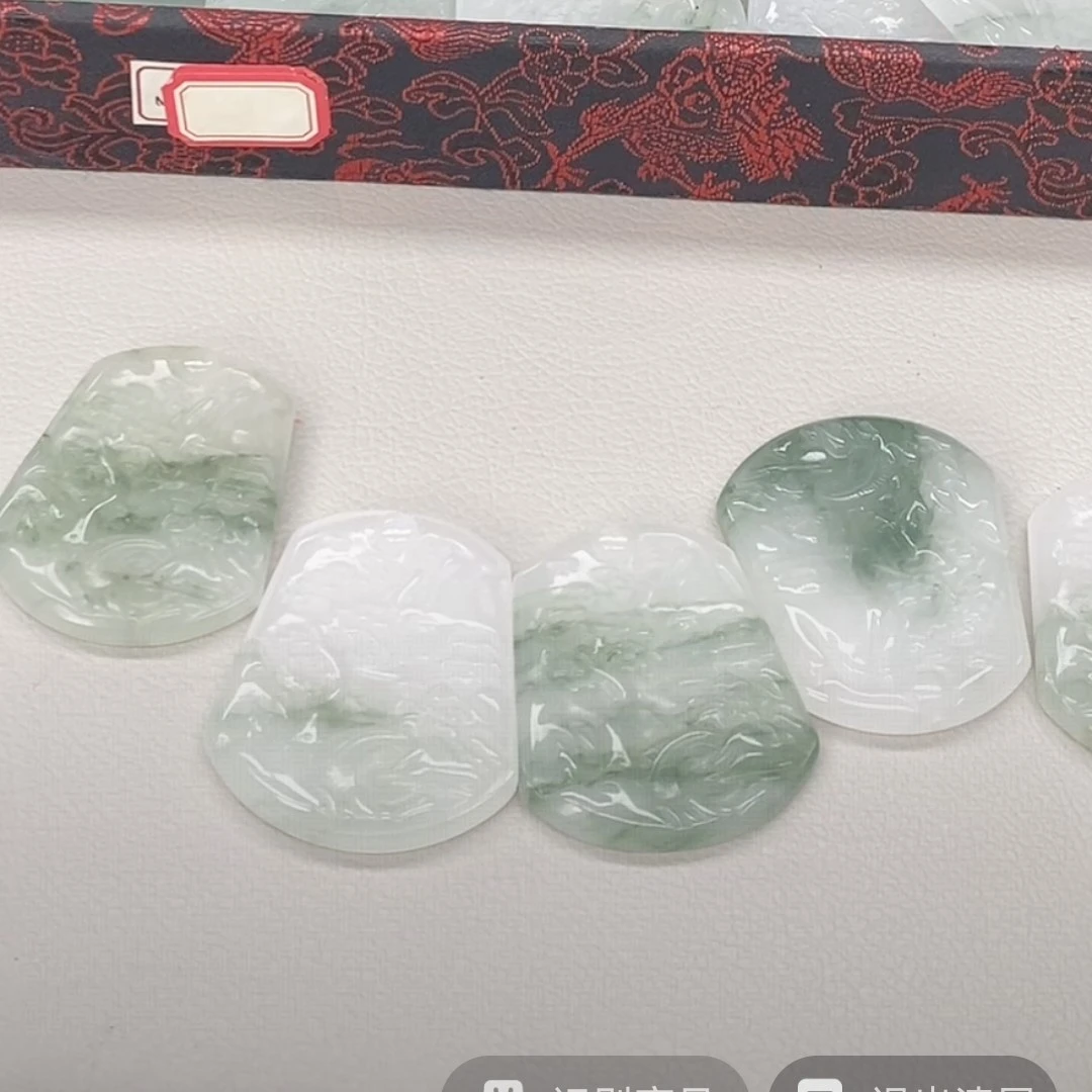 新疆天山翠挂件山水画牌大气山水牌多样性发货发一件