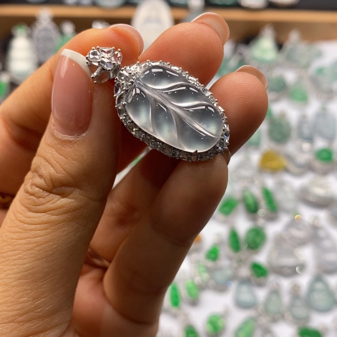 翡翠18K金镶嵌吊坠(不含链)?***家