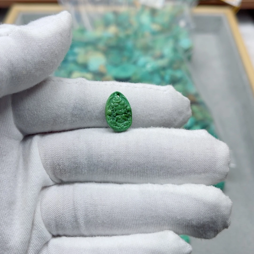 绿松石未镶嵌挂件