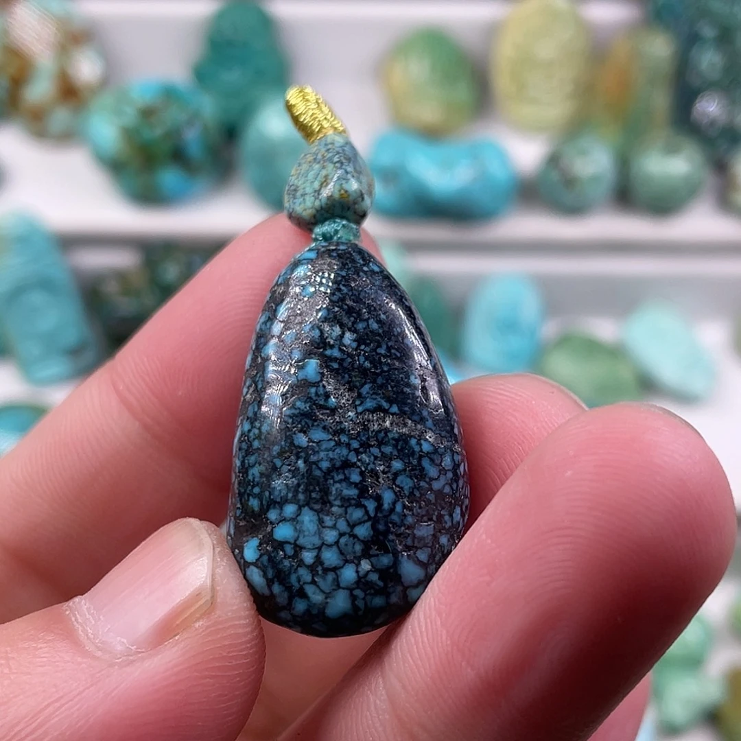 绿松石未镶嵌颈饰