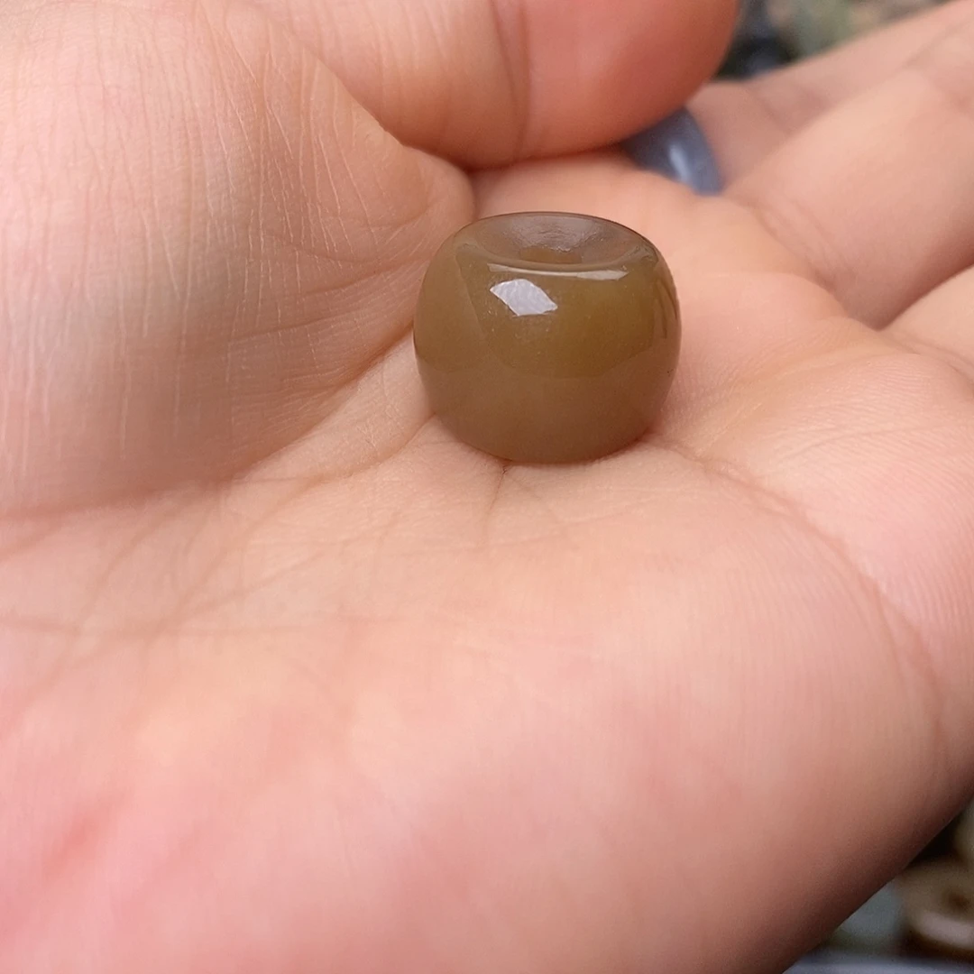 无***念和田玉（糖玉）未镶嵌颈饰