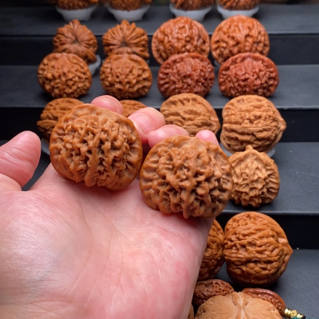 孟***学文玩核桃吊坠核为贵