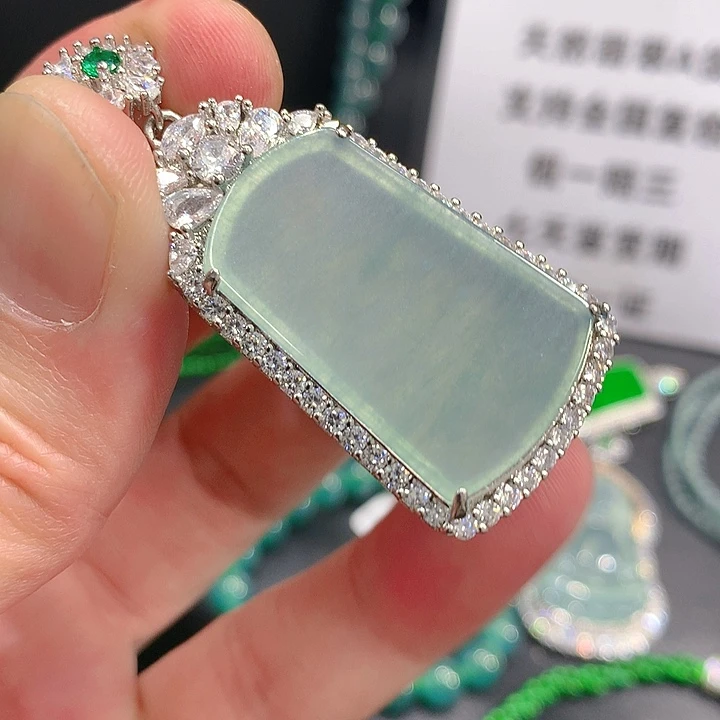 翡翠手链未镶嵌。。。