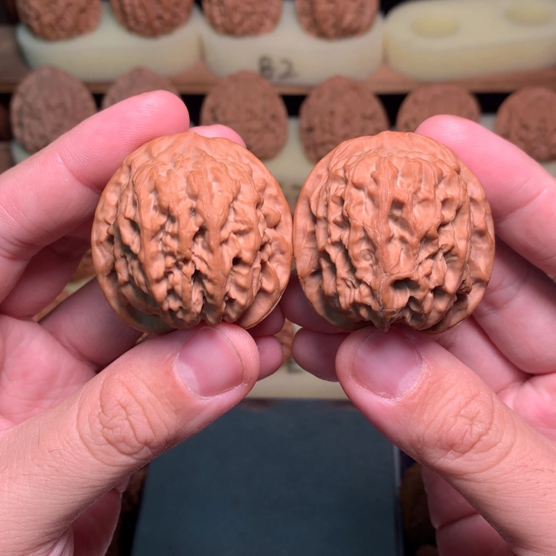 *****文玩核桃吊坠42太行雪狮全品