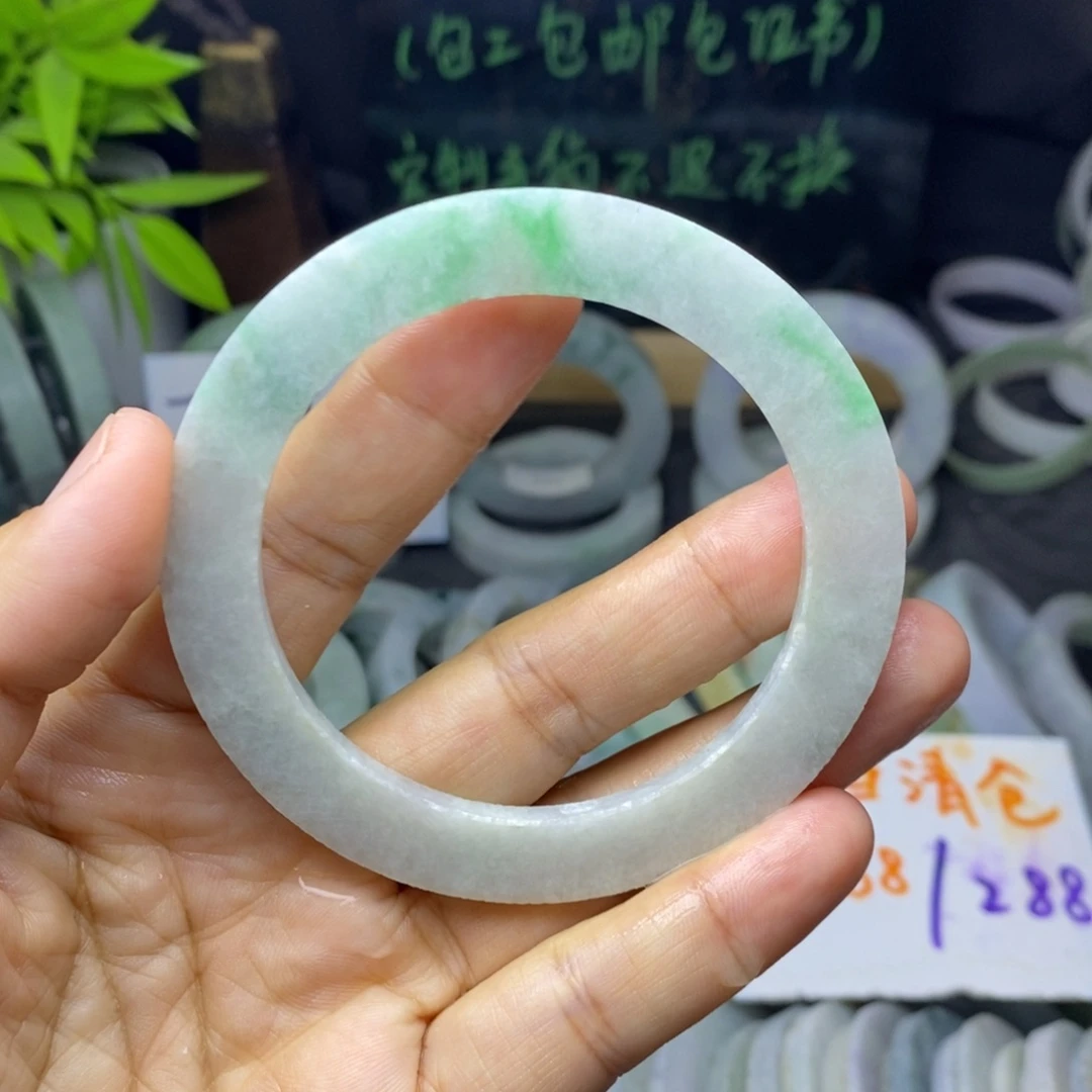 定制翡翠未镶嵌手镯