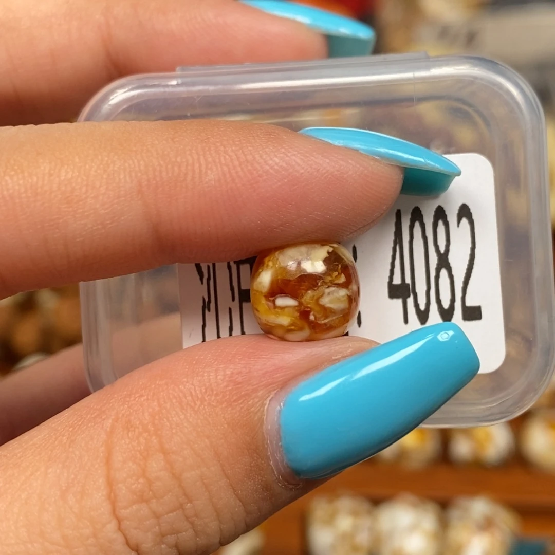 蜜蜡未镶嵌珠宝奇石4082