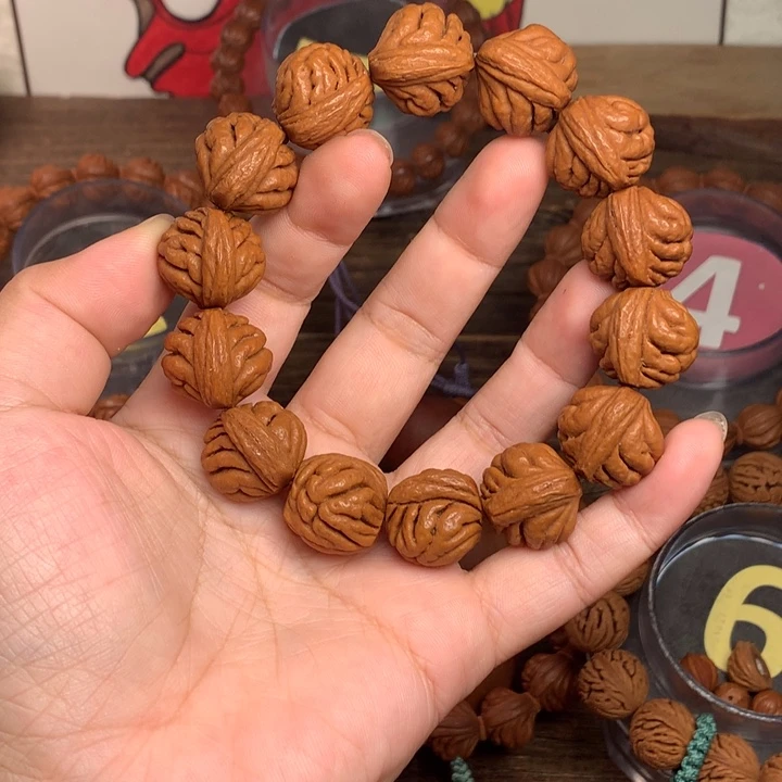 吊坠桃核19豹子头