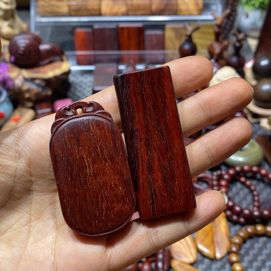 檀香紫檀（小叶紫檀）春**花