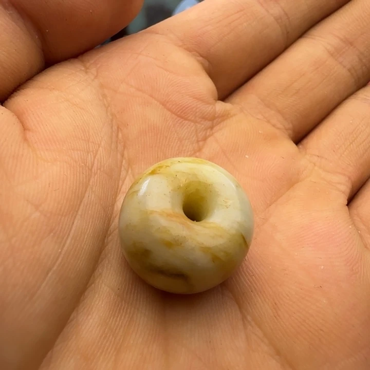 老***6和田玉（糖玉）未镶嵌挂件和田玉的作品有很多