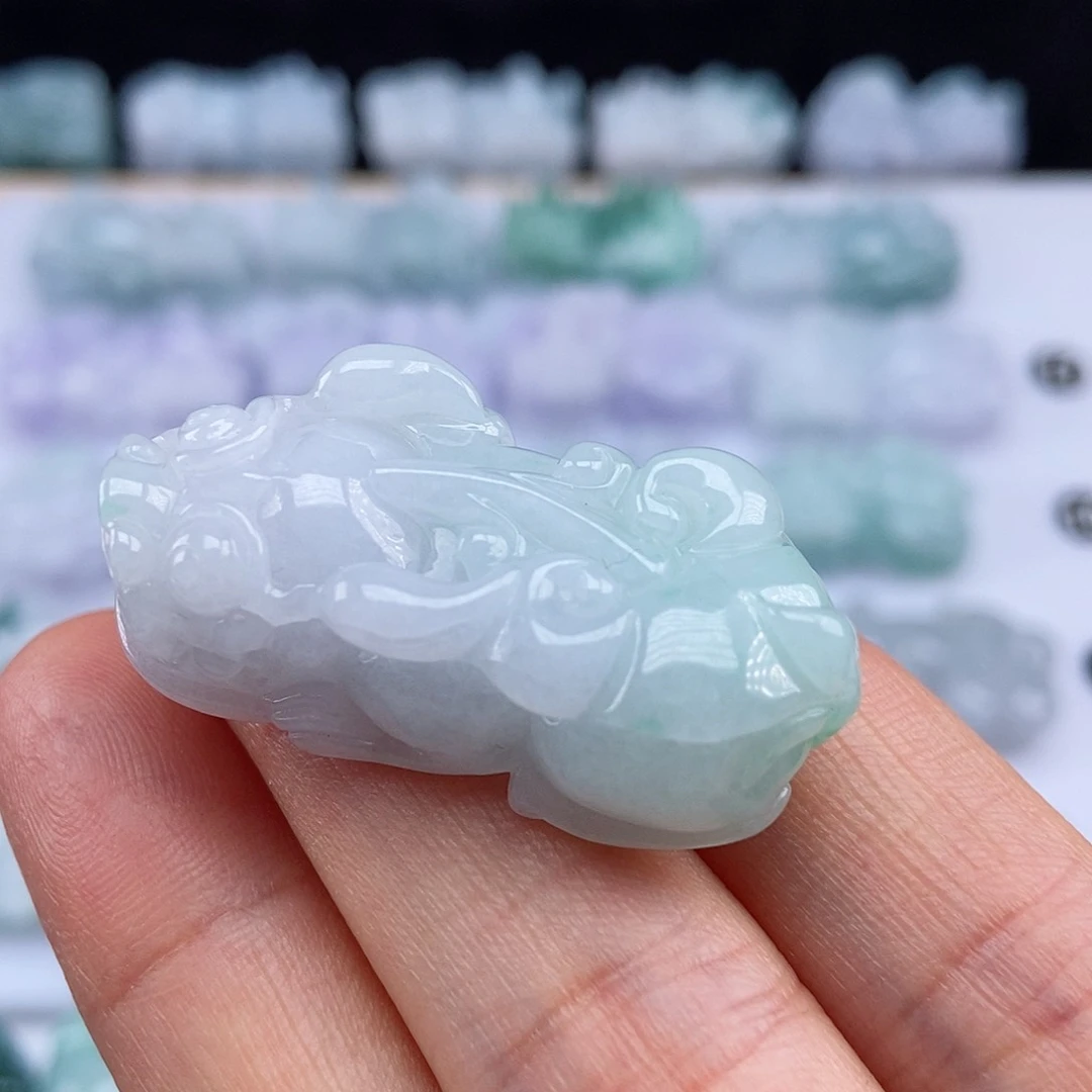 翡翠颈饰未镶嵌翡翠貔貅