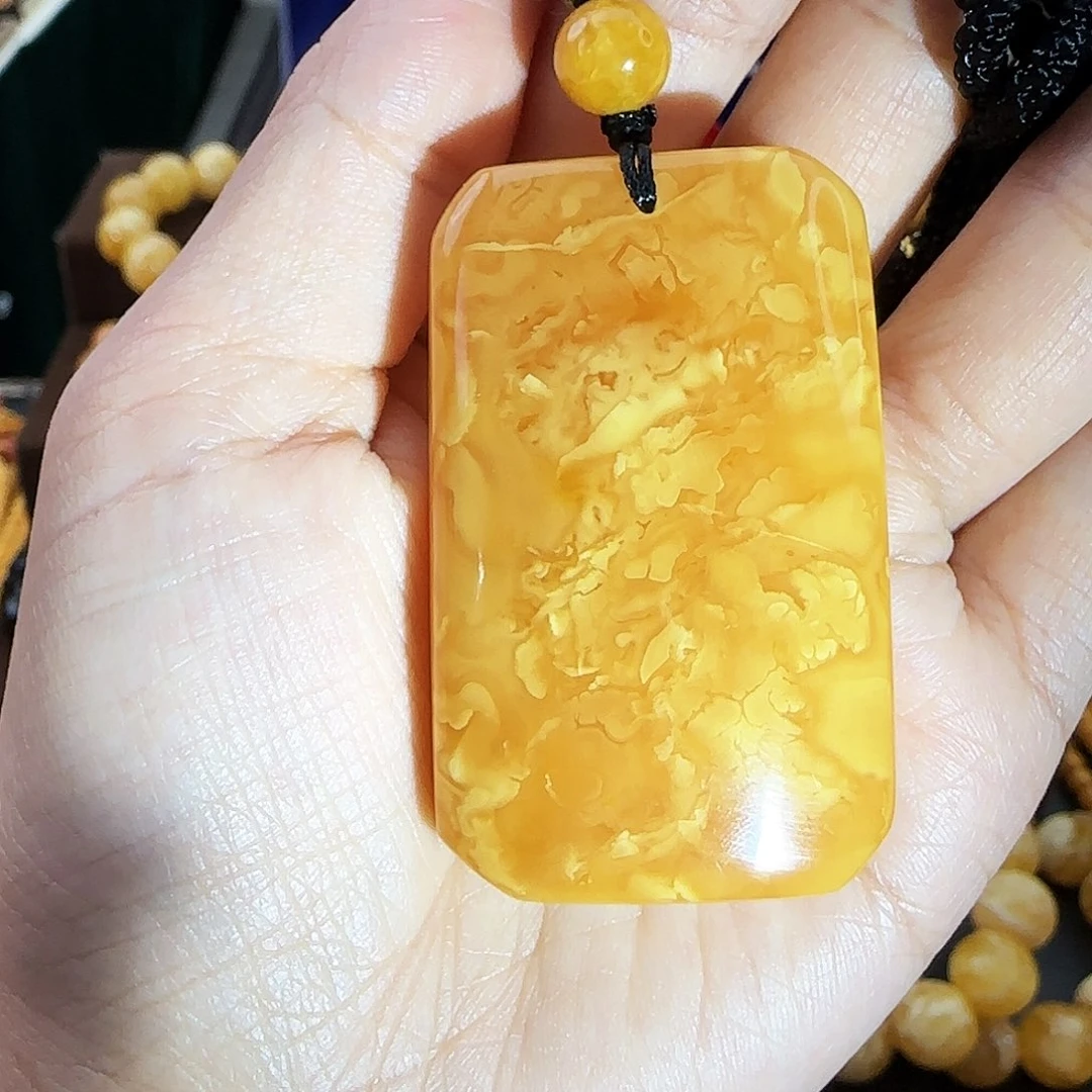 琥珀未镶嵌颈饰吊坠