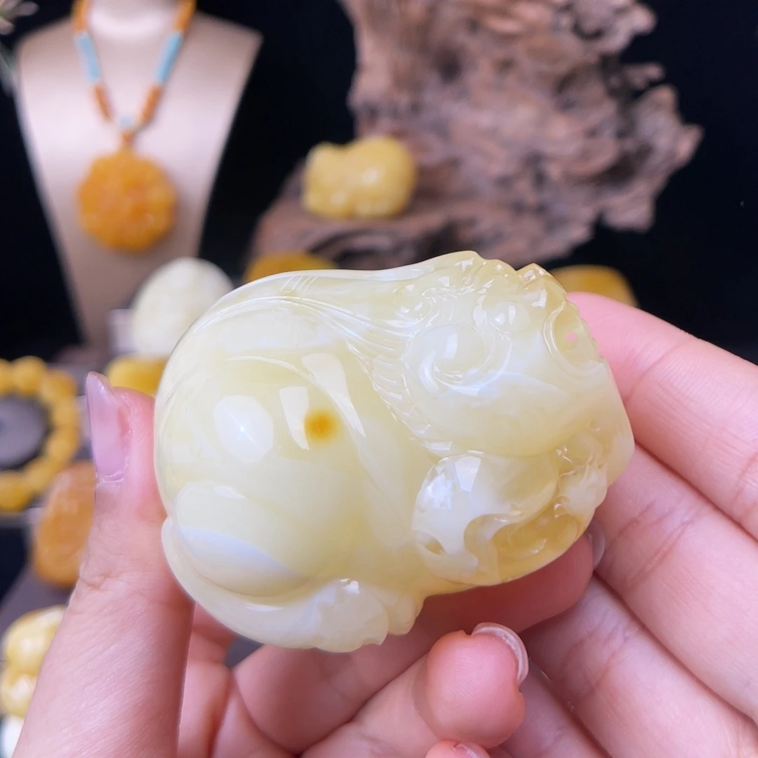 琥珀未镶嵌珠宝奇石