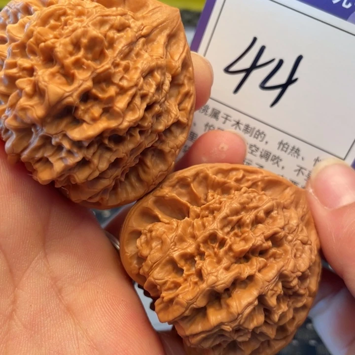 桃核把件50官帽44。。。。。。。。。。