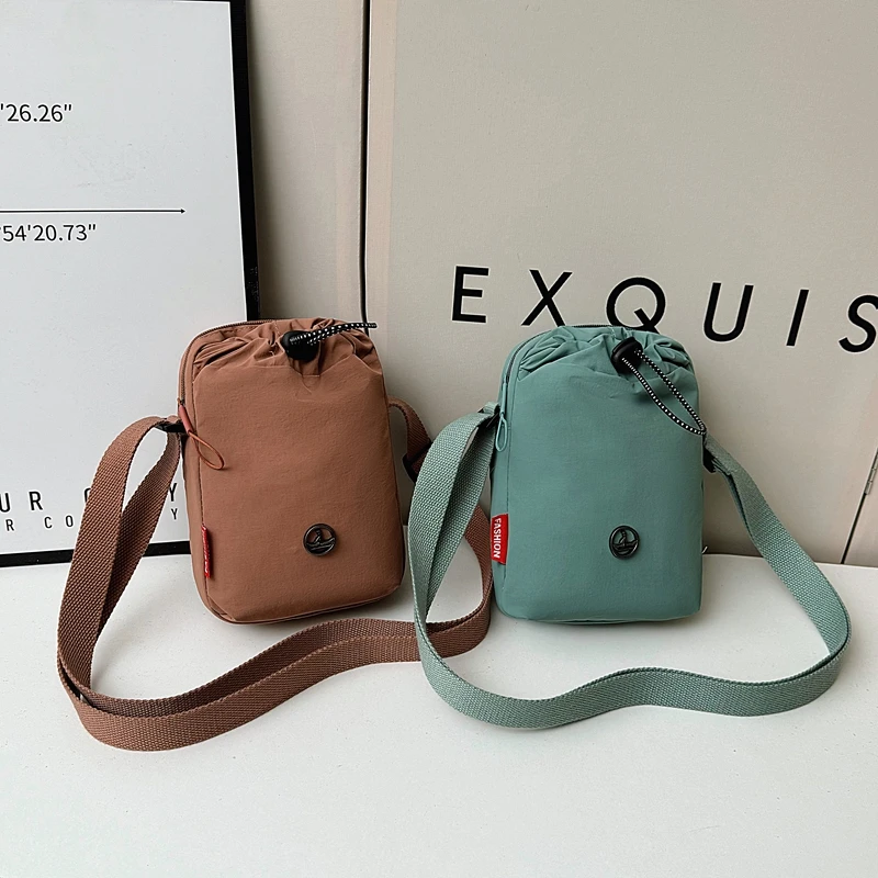 2025超火斜挎手机包女多功能外出轻便单肩水壶包休闲健身水杯小包