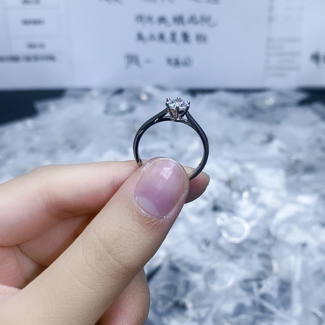 925银合成碳硅石周家六爪1ct14圈口