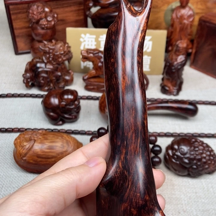 花梨木类端景台67克左右