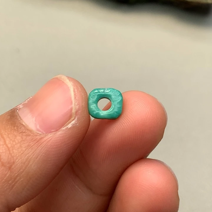 绿松石颈饰未镶嵌