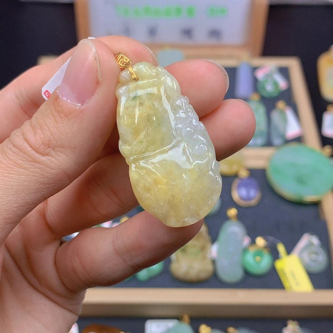 翡翠颈饰18K金镶嵌翡翠