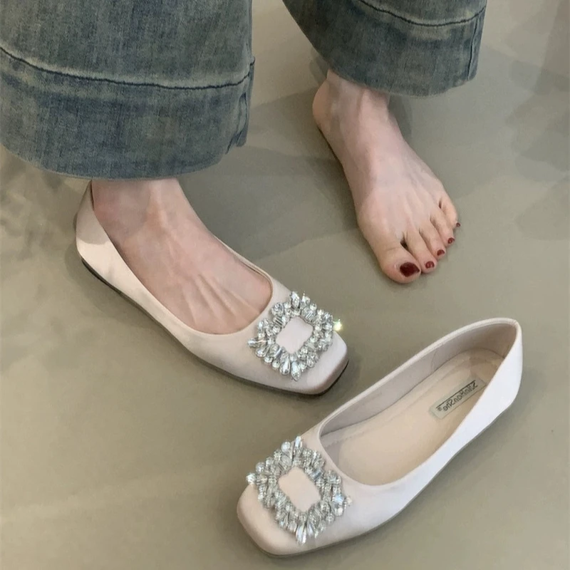 351-73温柔仙女风单鞋2025新款法式气质方扣水钻浅口平底通勤飘鞋