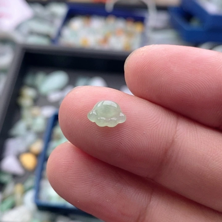 茜***诗翡翠未镶嵌吊坠(不含链)