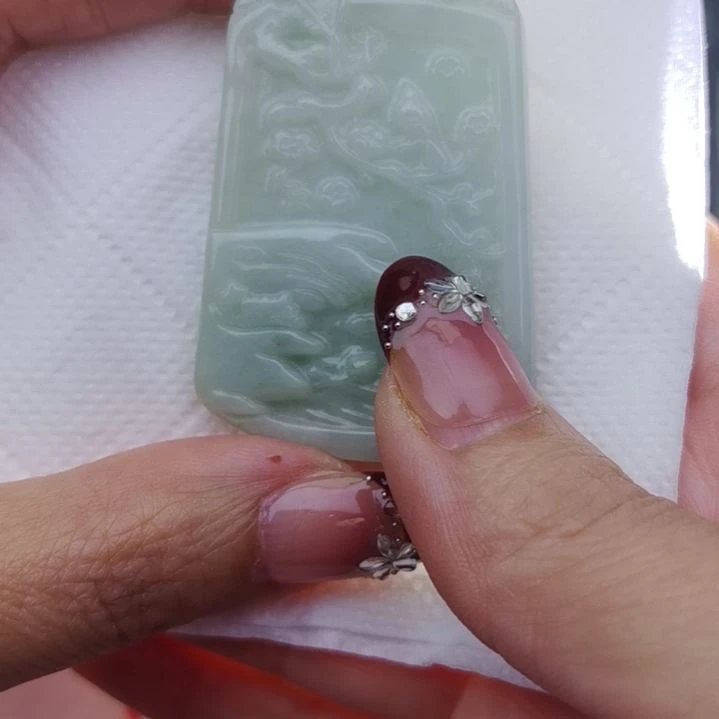 翡翠吊坠(不含链)未镶嵌天然的A货翡翠