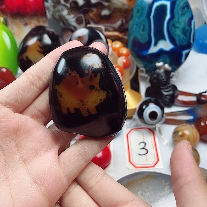 玛瑙/玉髓未镶嵌珠宝奇石